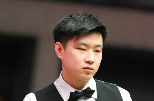 陈国豪坦言回归广东压力大，呼吁球迷包容